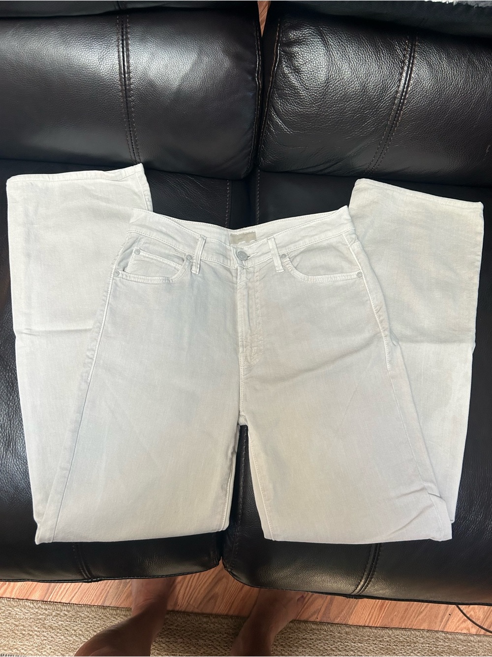 MOTHER Chalk It Up 'The Kick It' Jeans in Chalk